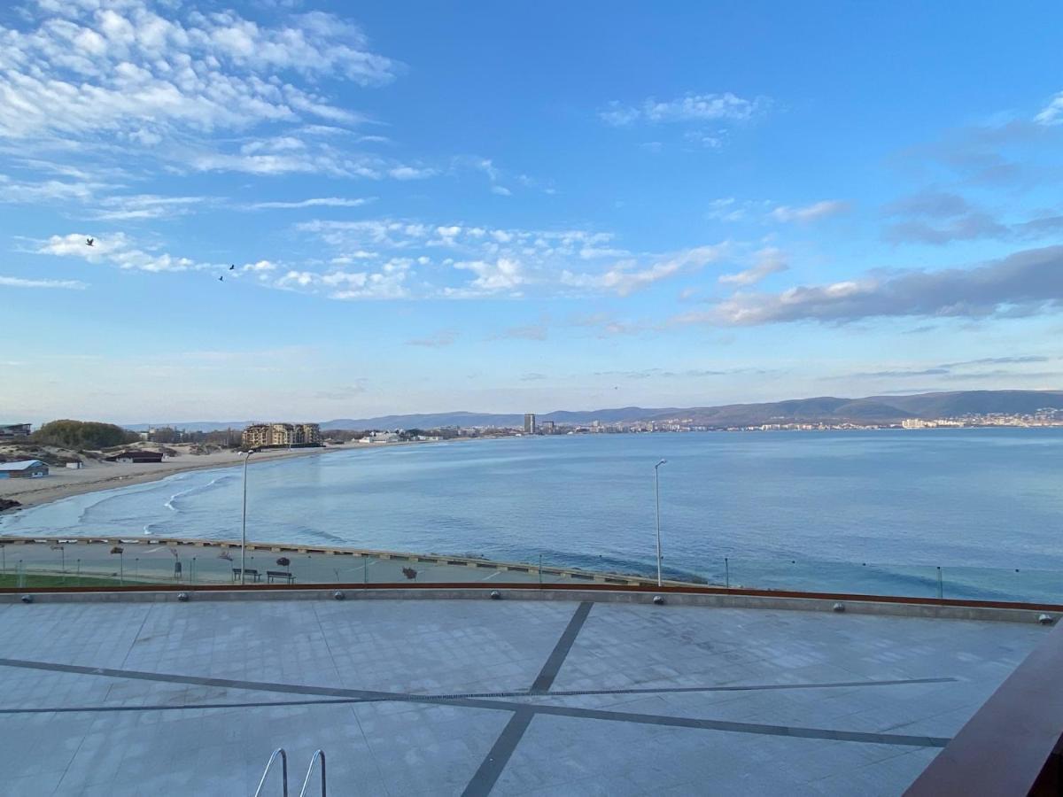 Paradiso B 210 Private Sea View