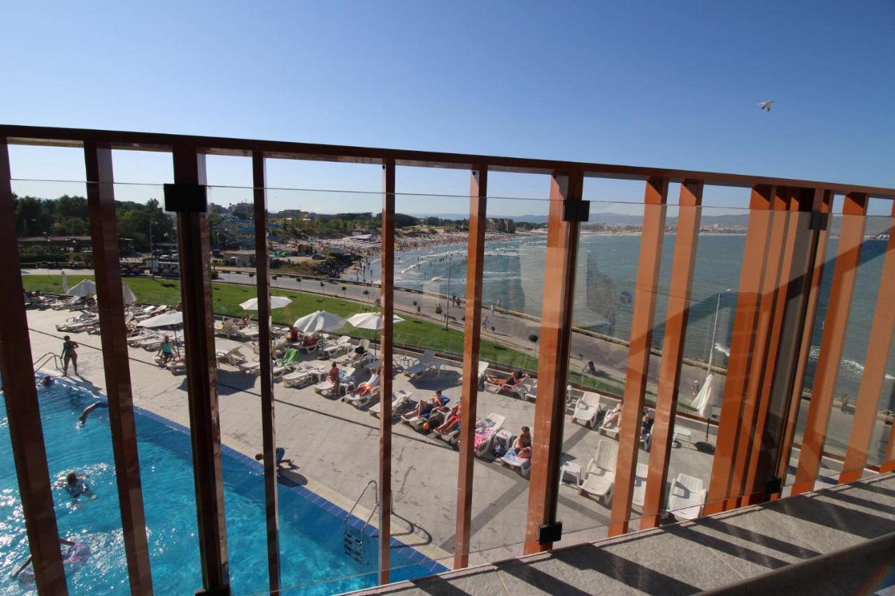 Paradiso B 210 Private Sea View