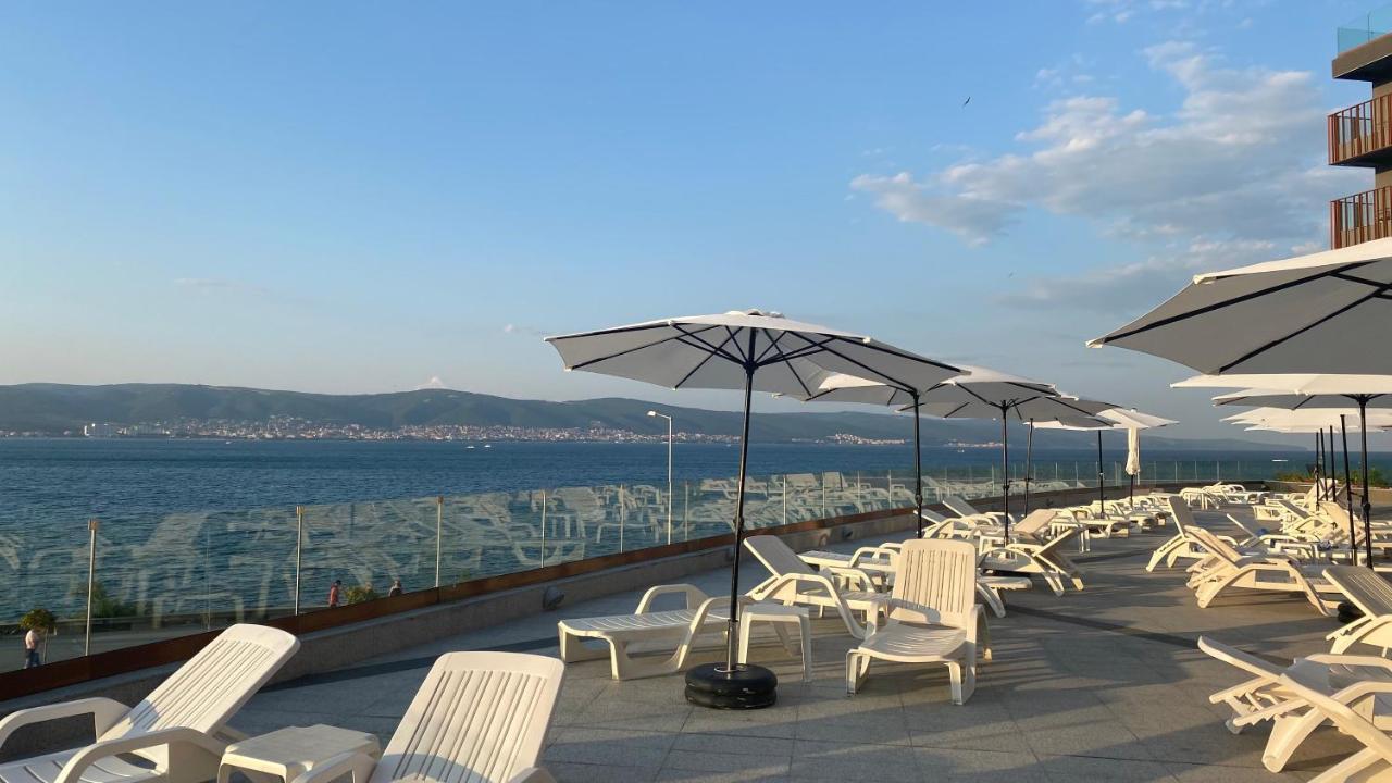 Paradiso B 210 Private Sea View