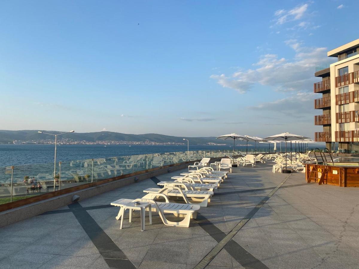 Paradiso B 210 Private Sea View